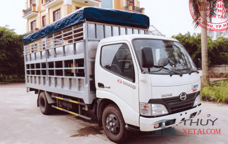 Xe tải Hino 1.9 tấn thùng bửng chở gia súc