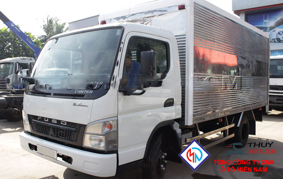 Xe tải Fuso 3T4 thùng kín - Canter 6.5WIDE