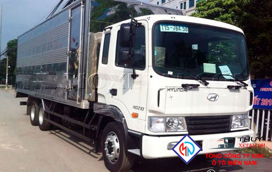 Xe tải Hyundai 3 chân 13T3 thùng kín - HD210