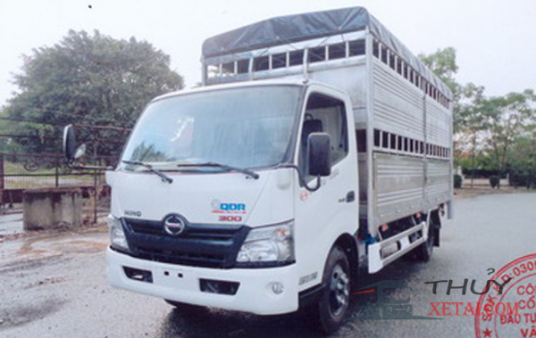 Xe tải Hino 3.5 tấn chở gia súc thùng bửng