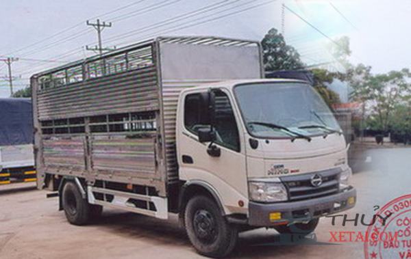 Xe tải Hino 5.2 tấn thùng bửng chơ gia súc giá rẻ